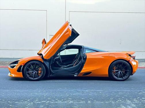 2021 McLaren 720S Base