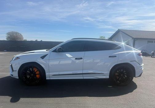 2023 Lamborghini Urus S