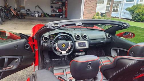 2014 Ferrari California Base