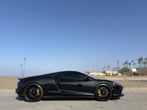 2022 McLaren GT Coupe