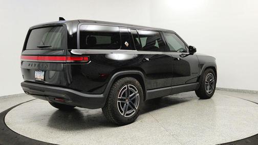 2025 Rivian R1S Adventure