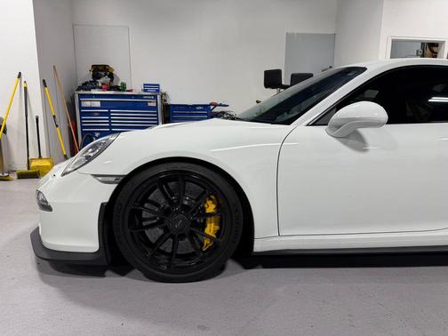 White 2014 Porsche 911 GT3