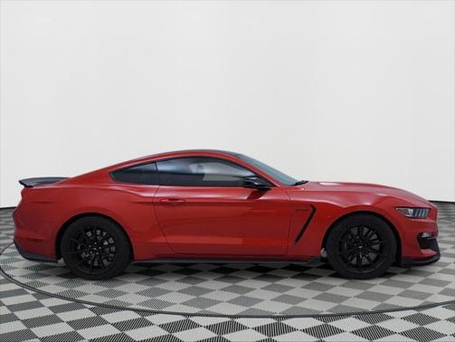 2017 Ford Shelby GT350 Base