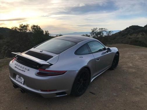 2017 Porsche 911 Carrera GTS
