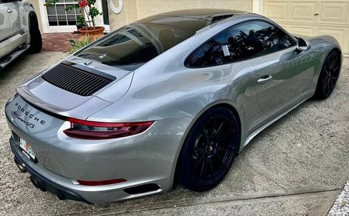 2017 Porsche 911 Carrera GTS