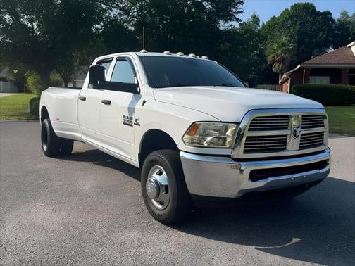2017 RAM 3500 Tradesman Crew Cab 4x4 8' Box