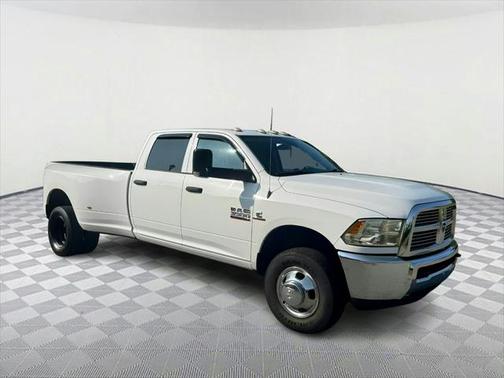 2017 RAM 3500 Tradesman Crew Cab 4x4 8' Box