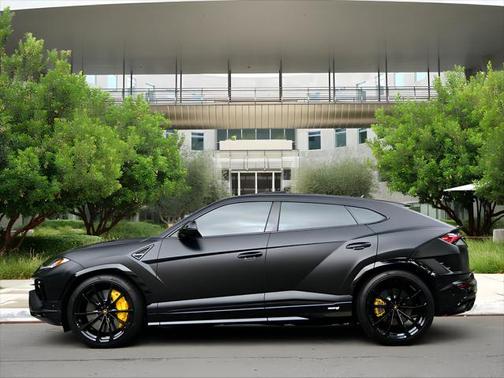 2024 Lamborghini Urus S