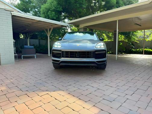 2022 Porsche Cayenne Turbo GT