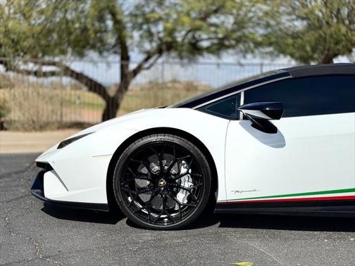2019 Lamborghini Huracan Performante