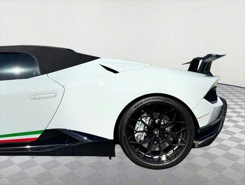 2019 Lamborghini Huracan Performante