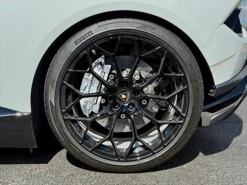 2019 Lamborghini Huracan Performante
