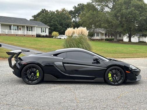 2017 McLaren 570S Base