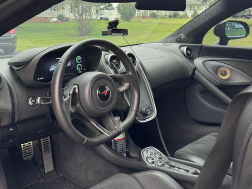 2017 McLaren 570S Base