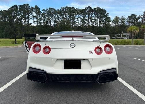 2024 Nissan GT-R Premium Dual-clutch 6-Speed Transmission