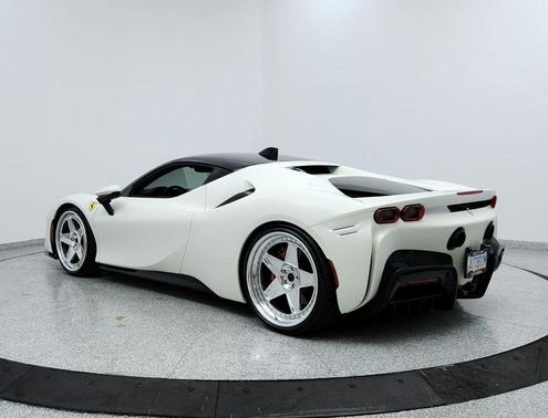 2022 Ferrari SF90 Stradale Base