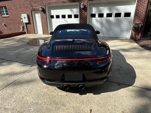 2019 Porsche 911 Carrera 4S Cabriolet