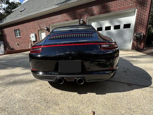 2019 Porsche 911 Carrera 4S Cabriolet