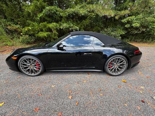2019 Porsche 911 Carrera 4S Cabriolet