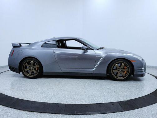 2016 Nissan GT-R Premium