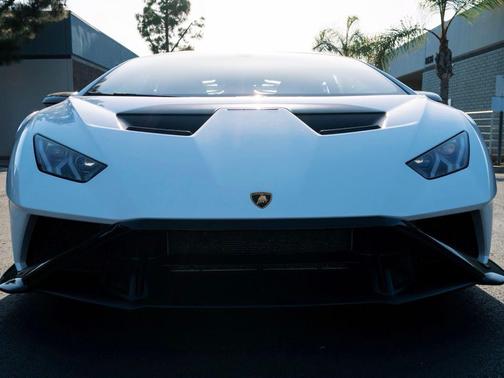 White 2022 Lamborghini Huracan STO Coupe