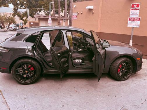2025 Porsche Macan GTS
