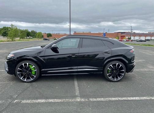 2019 Lamborghini Urus Base
