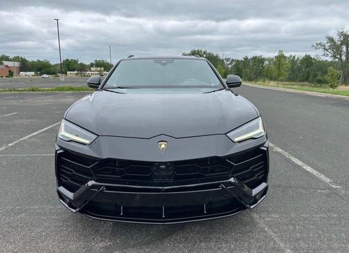 2019 Lamborghini Urus Base