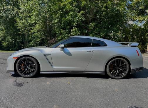 2017 Nissan GT-R Premium