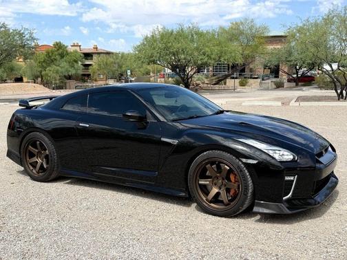 Jet Black 2020 Nissan GT-R Premium Dual-clutch 6-Speed Transmission