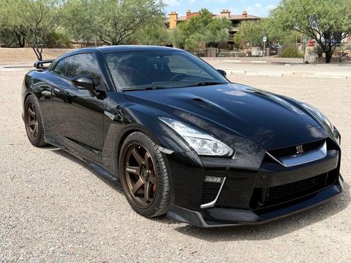 Jet Black 2020 Nissan GT-R Premium Dual-clutch 6-Speed Transmission