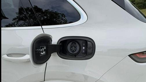 2022 Porsche Cayenne Cayenne E-Hybrid Platinum Edition
