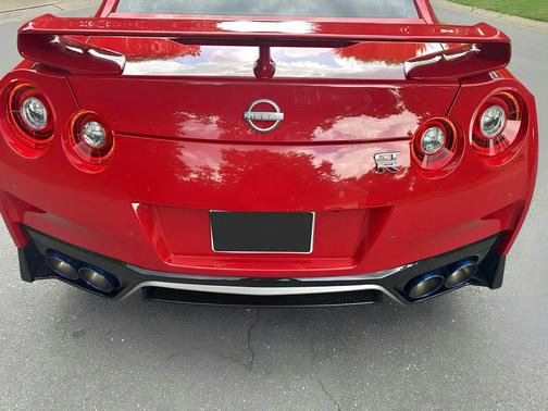 2021 Nissan GT-R Premium Dual-clutch 6-Speed Transmission