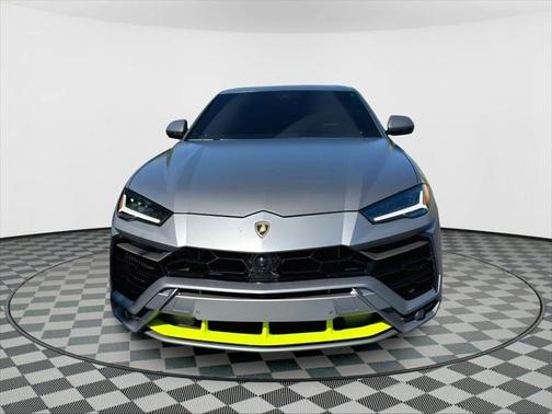 2022 Lamborghini Urus Graphite Capsule