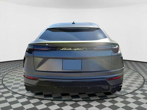 2022 Lamborghini Urus Graphite Capsule