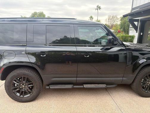 2025 Land Rover Defender 110 P300