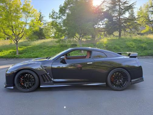 2017 Nissan GT-R Premium