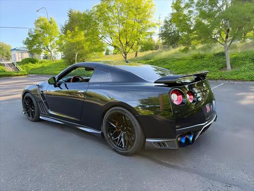 2017 Nissan GT-R Premium