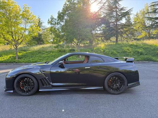 2017 Nissan GT-R Premium