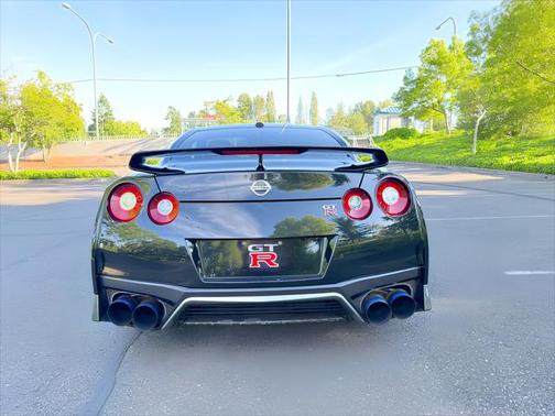 2017 Nissan GT-R Premium