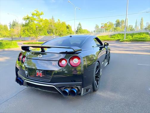 2017 Nissan GT-R Premium