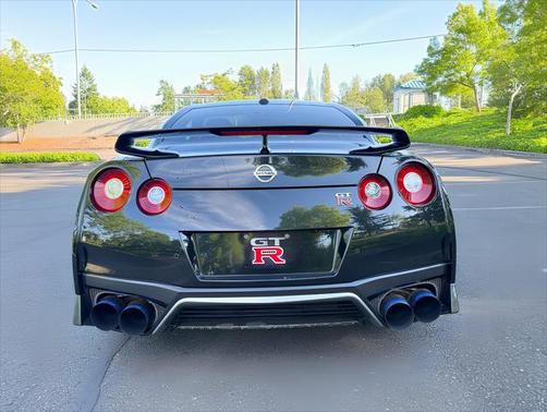 2017 Nissan GT-R Premium