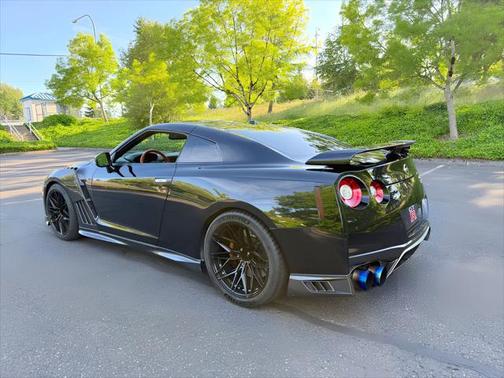 2017 Nissan GT-R Premium
