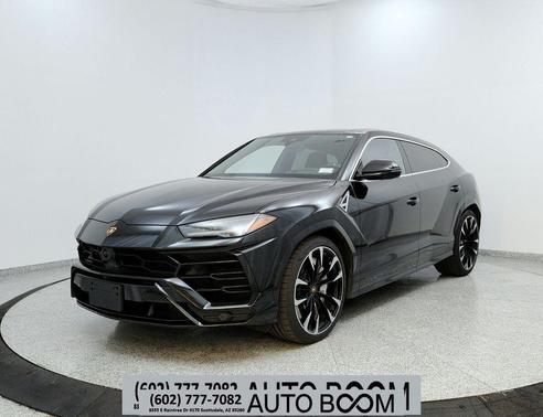 2022 Lamborghini Urus Graphite Capsule