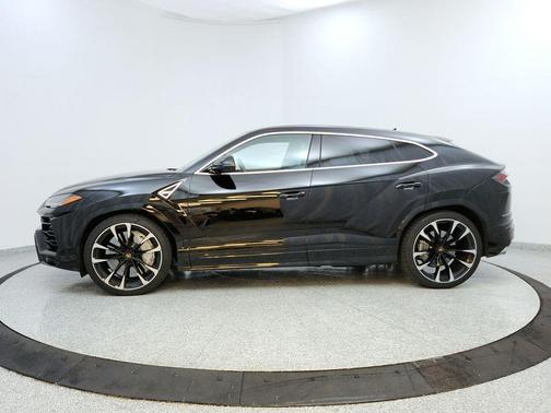2022 Lamborghini Urus Graphite Capsule