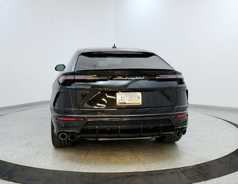 2022 Lamborghini Urus Graphite Capsule