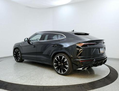 2022 Lamborghini Urus Graphite Capsule