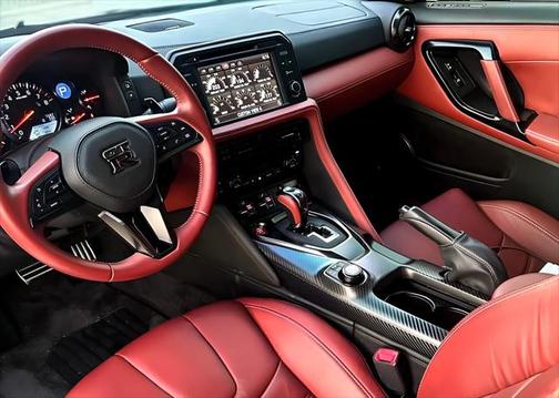 2021 Nissan GT-R Premium Dual-clutch 6-Speed Transmission