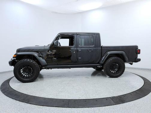 2025 Jeep Gladiator Nighthawk