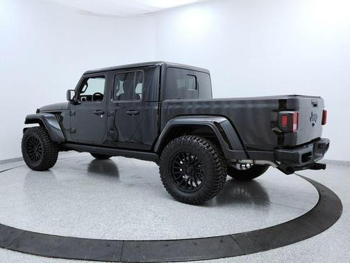 2025 Jeep Gladiator Nighthawk